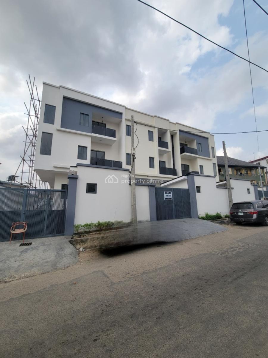 4 Bedrooms Terrace House, Obanikoro Estate, Obanikoro, Shomolu, Lagos, Terraced Duplex for Sale