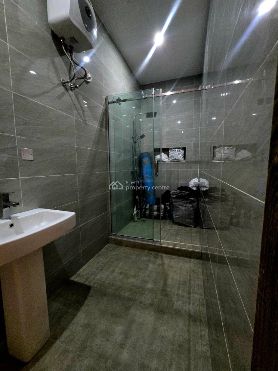 American Standard 2 Bedroom Apartment Upstairs in Marwa Lekki Right, Adewale Kolawale Crescent Off Tf Kuboye Oniru Extension Lekki Right, Lekki Phase 1, Lekki, Lagos, Flat / Apartment for Rent