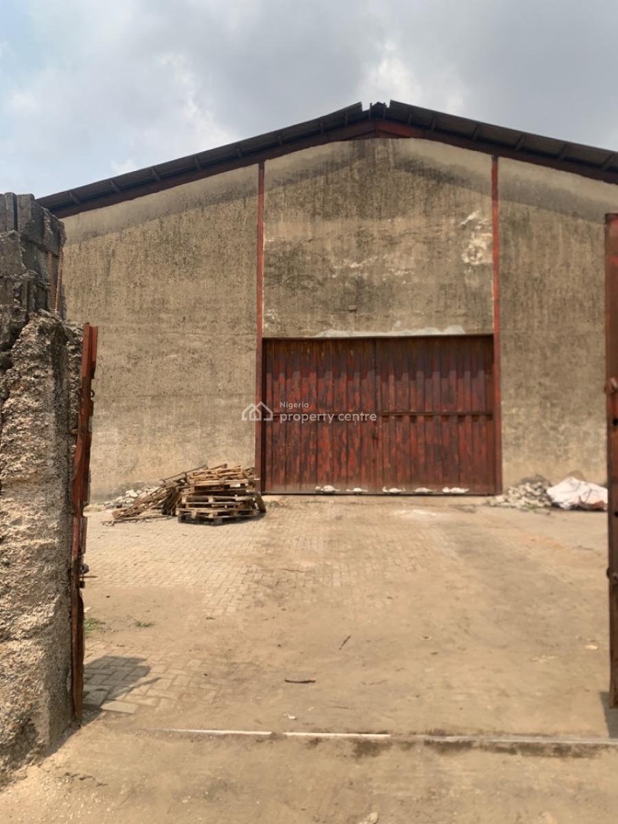 Warehouse, Salolo Bustop Lagos Abekaout Express Way, Abule Egba, Agege, Lagos, Warehouse for Rent