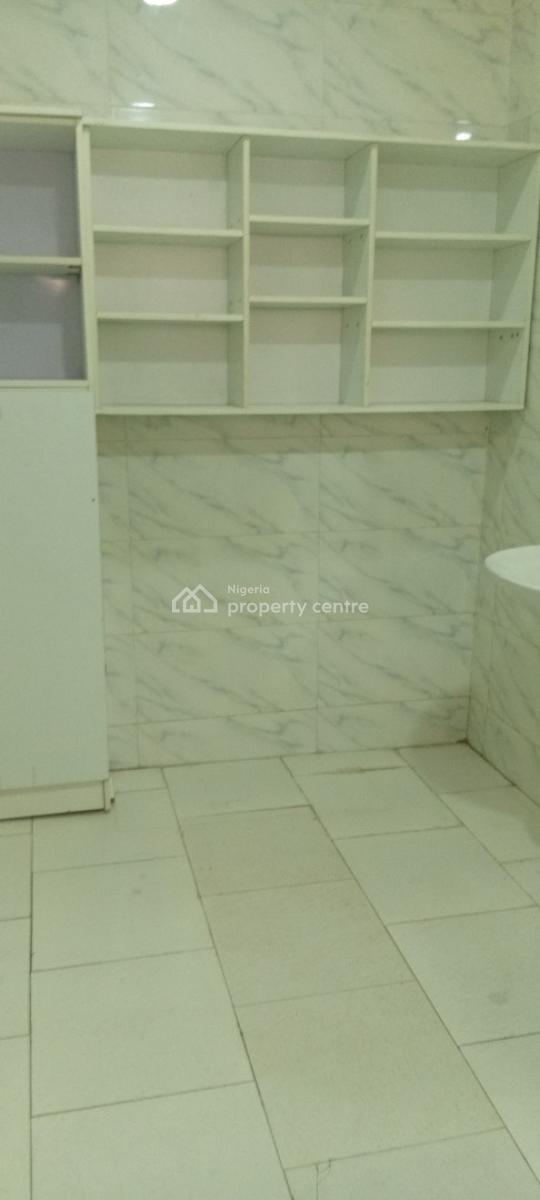 Spacious, Well Finished 2 Bedroom Flat with an Extra Room, Jabi, Abuja, Flat / Apartment for Rent