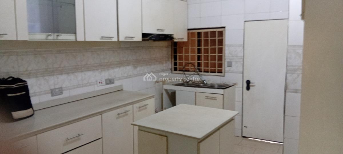 Spacious, Well Finished 2 Bedroom Flat with an Extra Room, Jabi, Abuja, Flat / Apartment for Rent