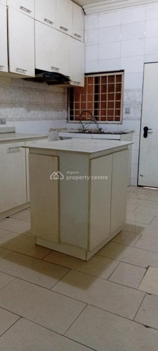Spacious, Well Finished 2 Bedroom Flat with an Extra Room, Jabi, Abuja, Flat / Apartment for Rent