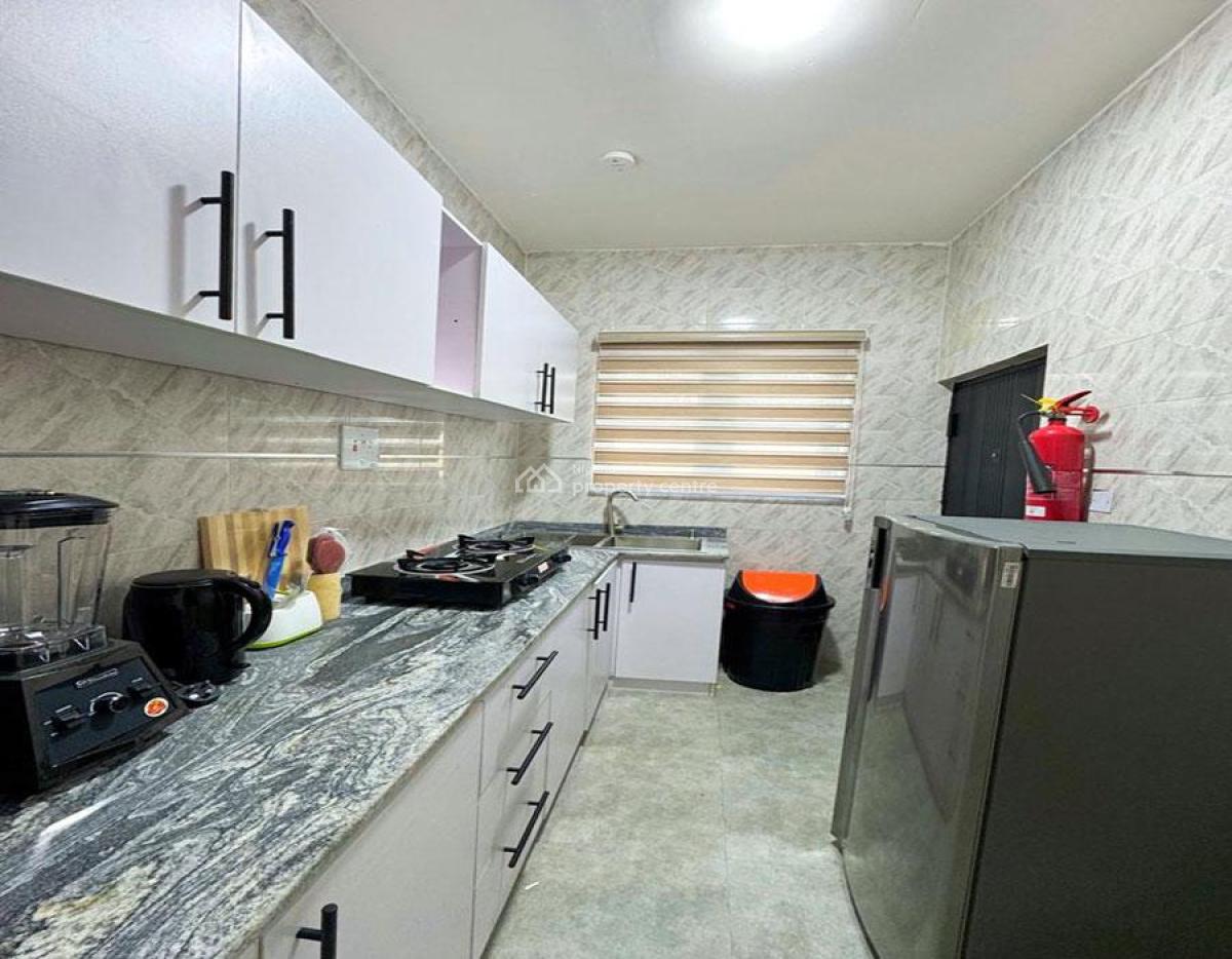 Nicely Furnished 2 Bedroom Apartment, Surulere, Lagos, Flat / Apartment Short Let