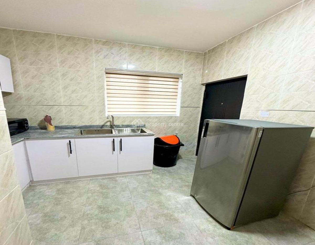 Nicely Furnished 2 Bedroom Apartment, Surulere, Lagos, Flat / Apartment Short Let