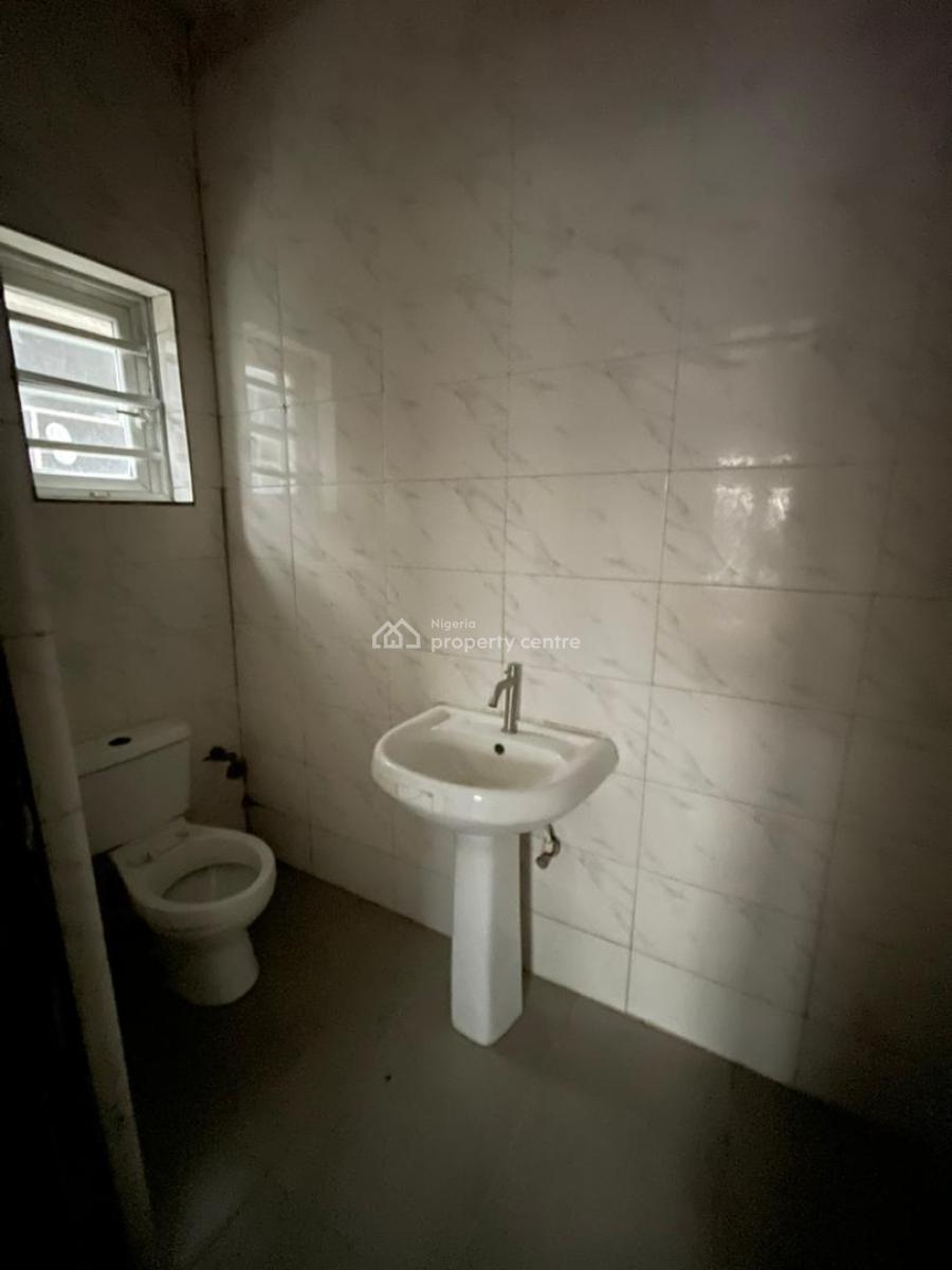 Lovely 2 Bedroom Apartment  Unfurnished, :lekki Conservation, Lekki Expressway, Lekki, Lagos, Flat / Apartment for Rent