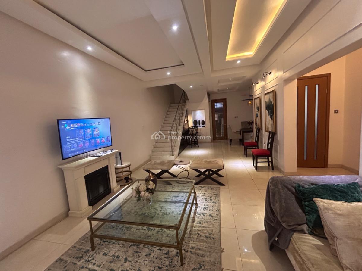 2 Bedroom Luxury Apartment, Babatunde Anjous, Lekki Phase 1, Lekki, Lagos, Flat / Apartment Short Let