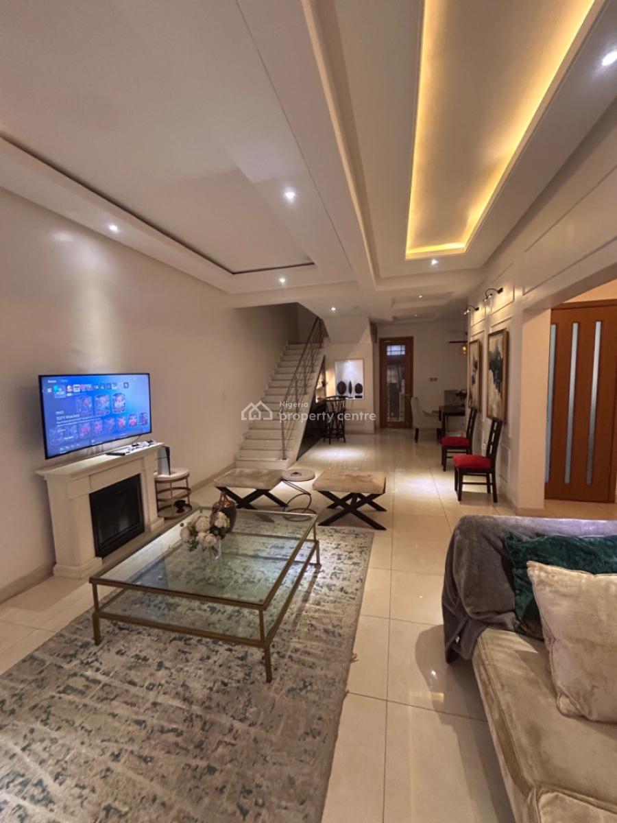 2 Bedroom Luxury Apartment, Babatunde Anjous, Lekki Phase 1, Lekki, Lagos, Flat / Apartment Short Let