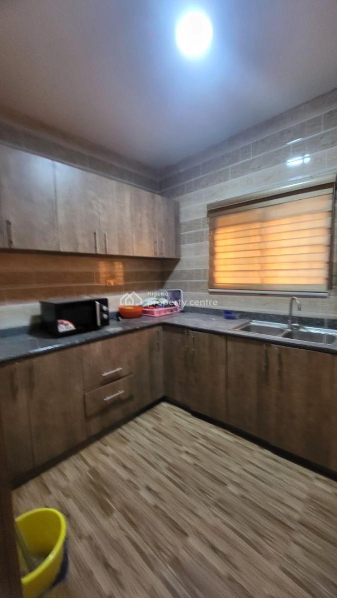 Spacious 2 Bedroom Flat, Airport Road Before Citec Estate, Jabi, Abuja, Flat / Apartment for Rent