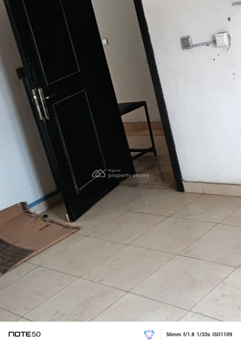 a Room in a Shared Apartment.  Chat for Video, Orchid Road, Lekki, Lagos, Self Contain (single Rooms) for Rent