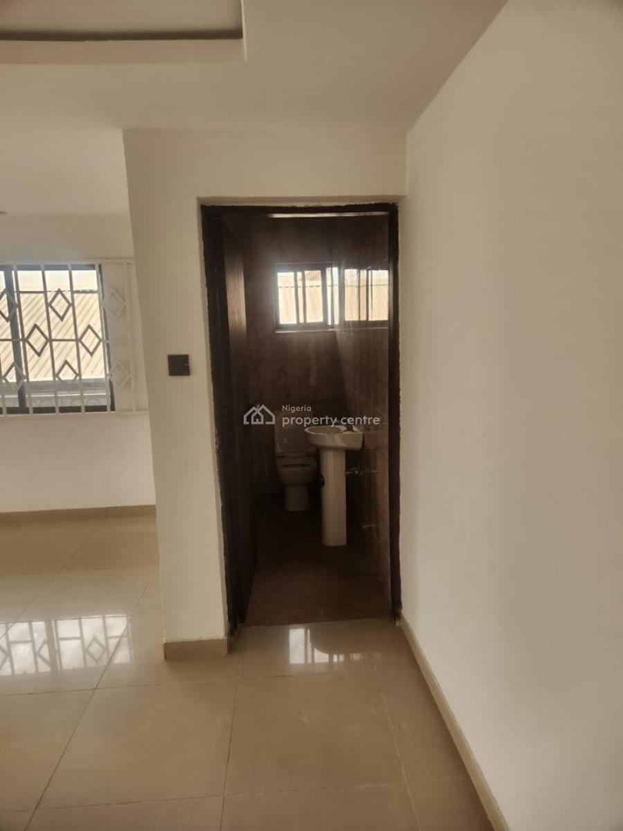 Spacious 3 Bedroom Apartment, Ikeja Gra, Ikeja, Lagos, Flat / Apartment for Rent