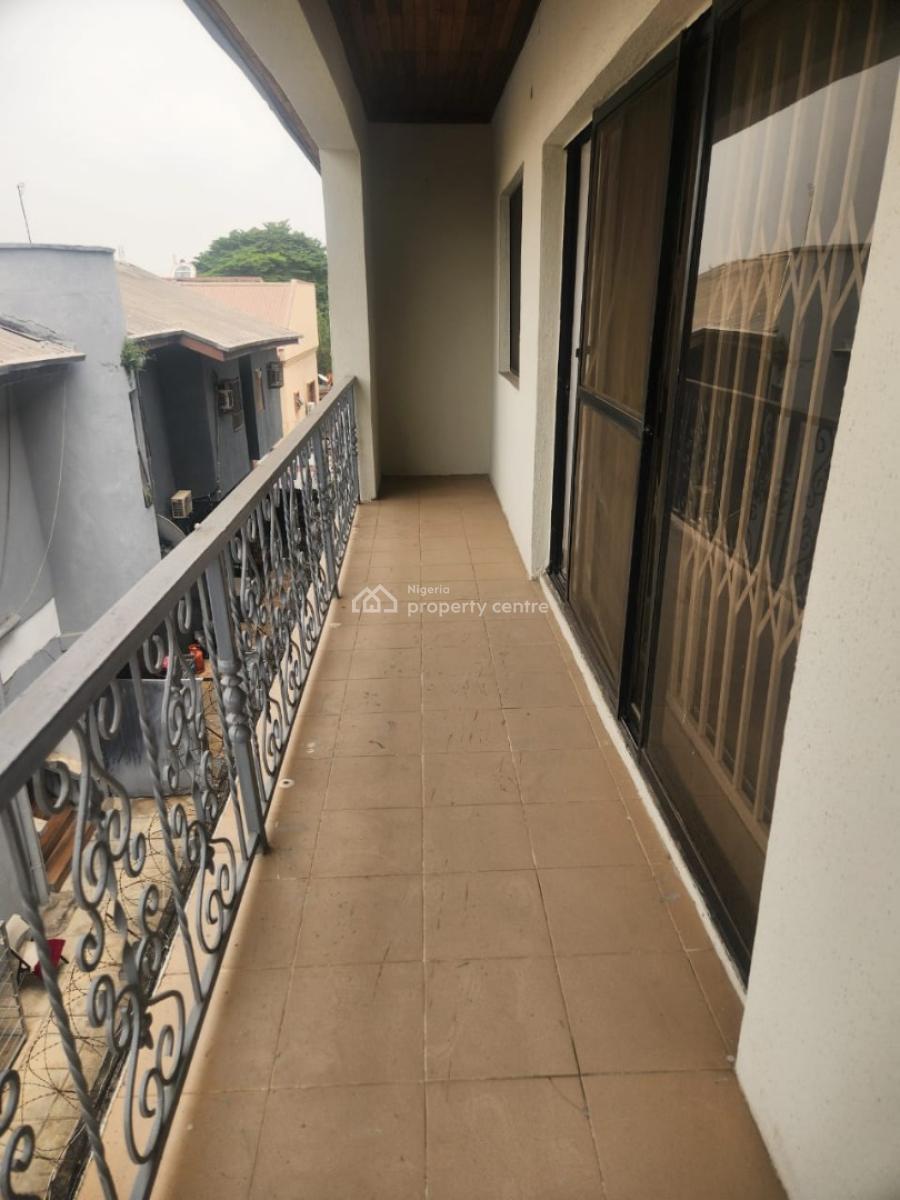 Spacious 3 Bedroom Apartment, Ikeja Gra, Ikeja, Lagos, Flat / Apartment for Rent