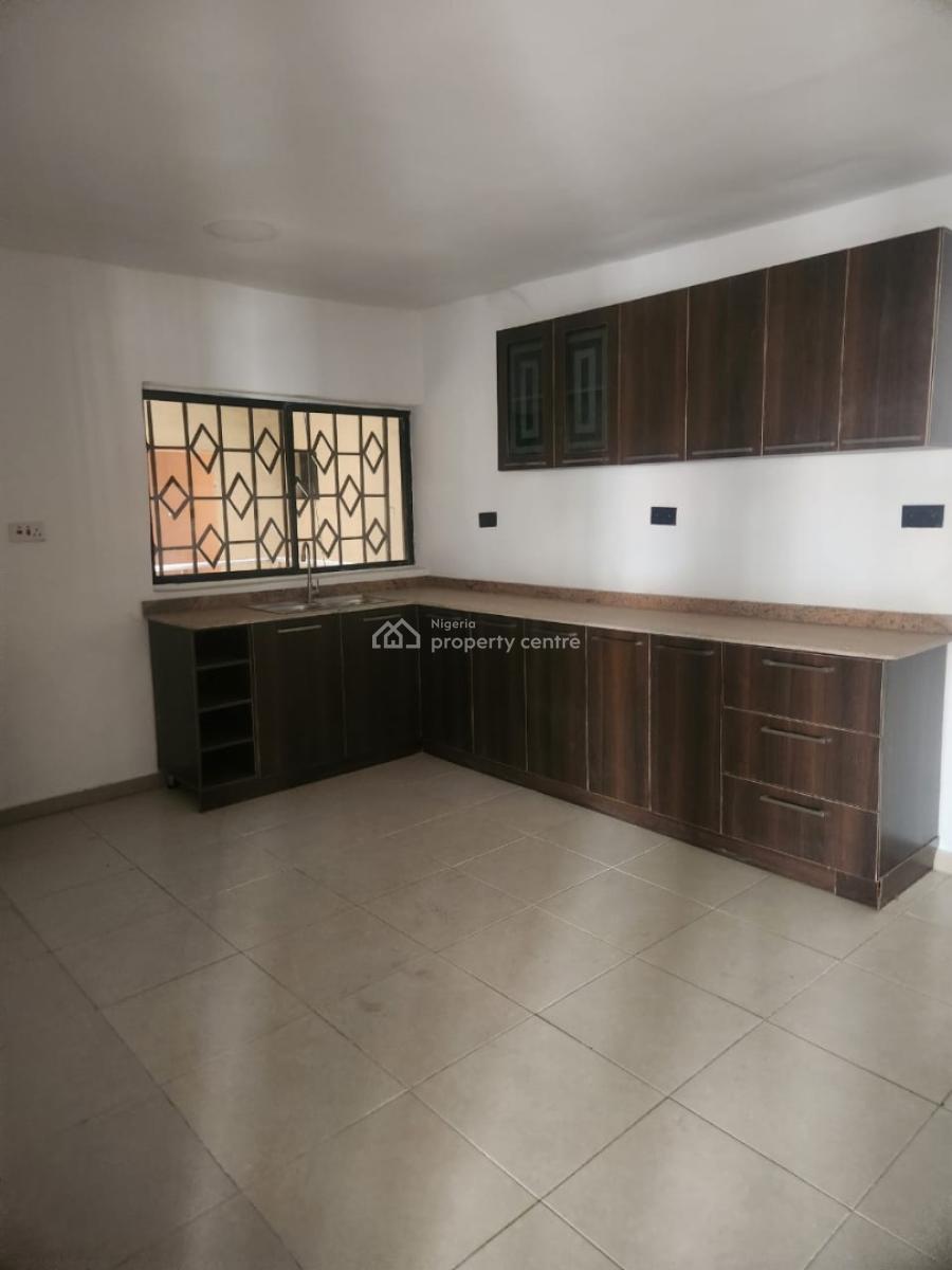 Spacious 3 Bedroom Apartment, Ikeja Gra, Ikeja, Lagos, Flat / Apartment for Rent