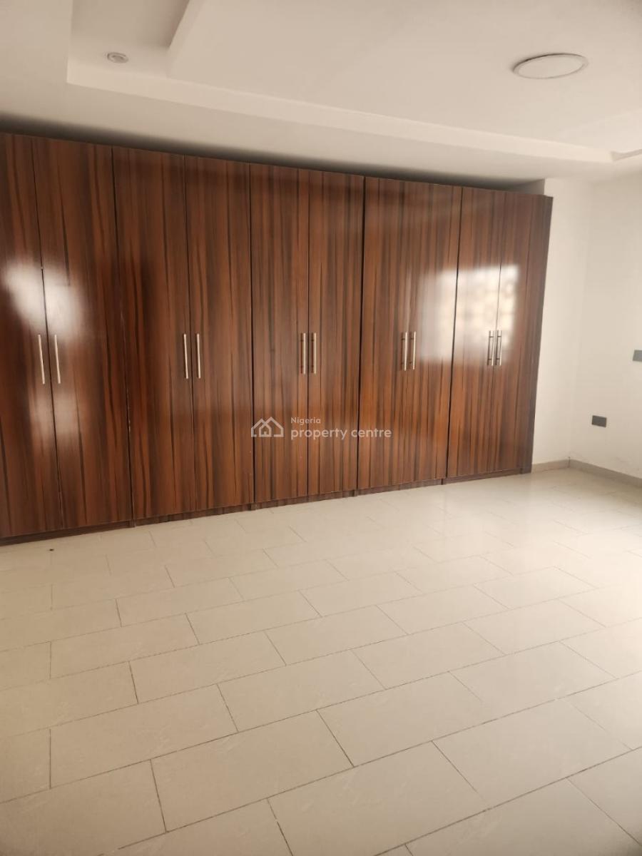 Spacious 3 Bedroom Apartment, Ikeja Gra, Ikeja, Lagos, Flat / Apartment for Rent