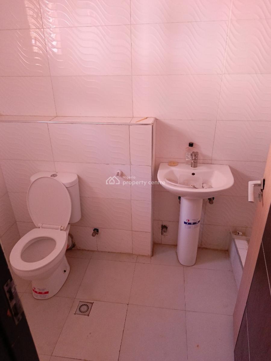 Clean and Spacious 2 Bedroom Flat in a Serene Environment, Jahi By Aduvie, Jahi, Abuja, Flat / Apartment for Rent