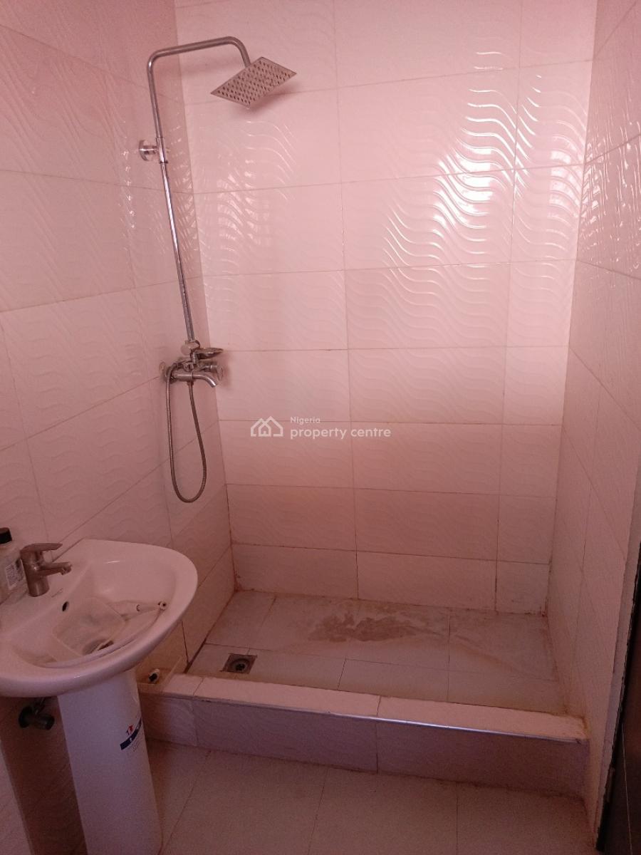 Clean and Spacious 2 Bedroom Flat in a Serene Environment, Jahi By Aduvie, Jahi, Abuja, Flat / Apartment for Rent