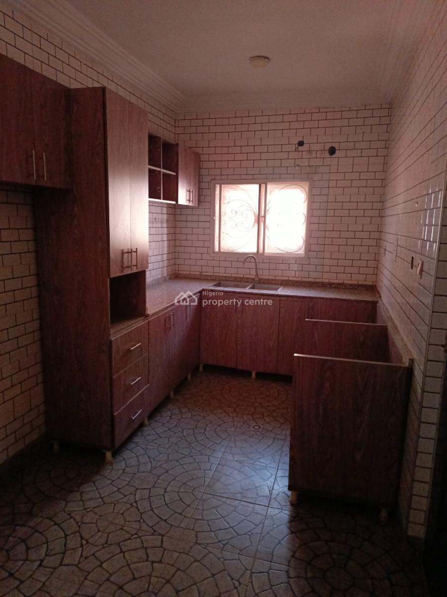 Clean and Spacious 3 Bedroom Flat in a Serene Environment, Jahi By Aduvie School, Jahi, Abuja, Flat / Apartment for Rent