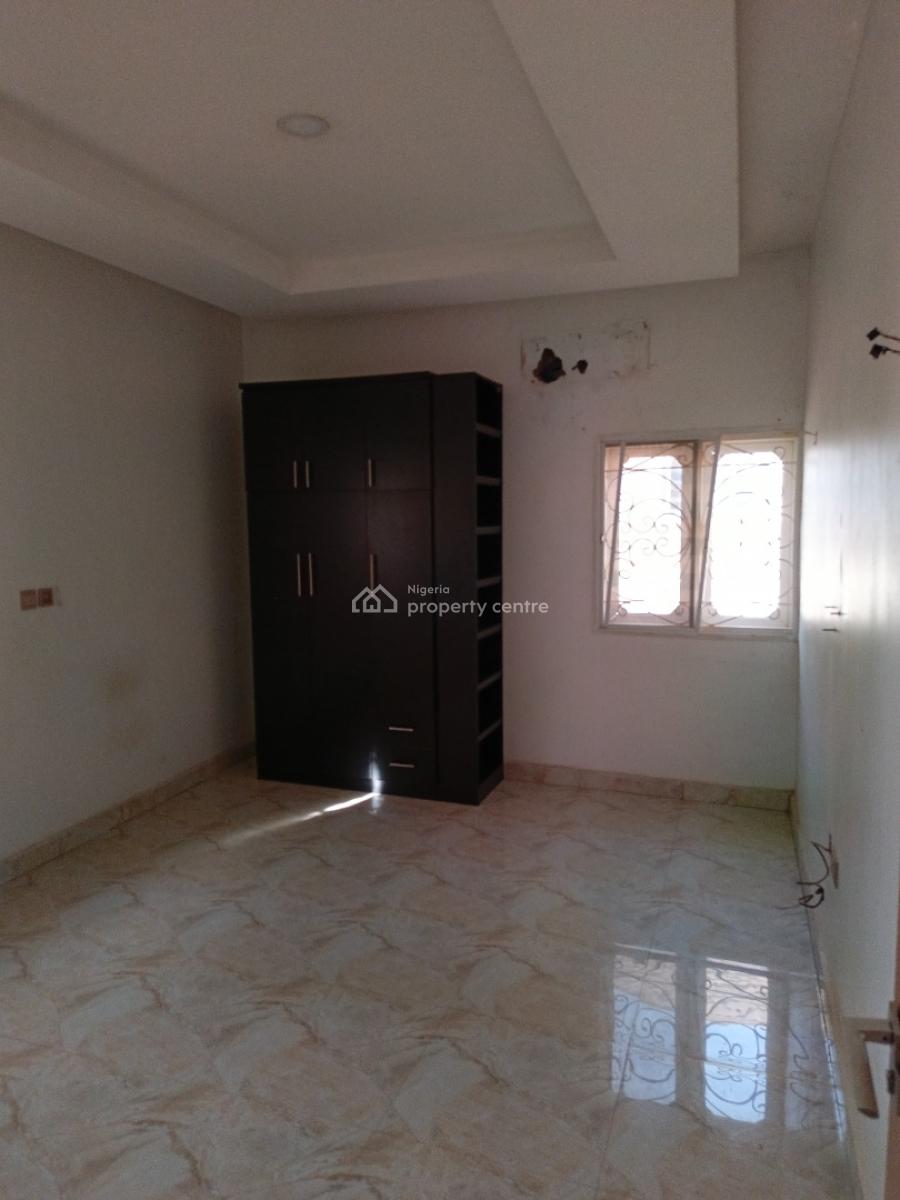 Clean and Spacious 3 Bedroom Flat in a Serene Environment, Jahi By Aduvie School, Jahi, Abuja, Flat / Apartment for Rent