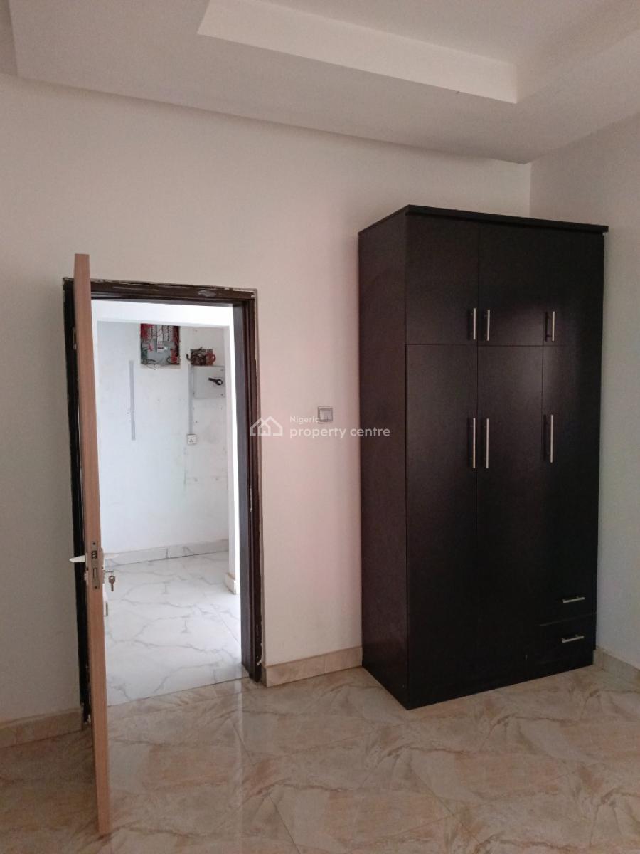 Clean and Spacious 3 Bedroom Flat in a Serene Environment, Jahi By Aduvie School, Jahi, Abuja, Flat / Apartment for Rent