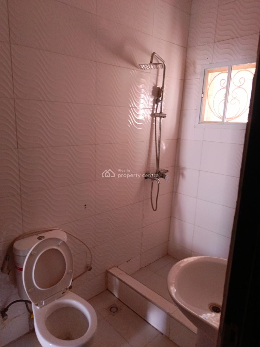 Clean and Spacious 3 Bedroom Flat in a Serene Environment, Jahi By Aduvie School, Jahi, Abuja, Flat / Apartment for Rent