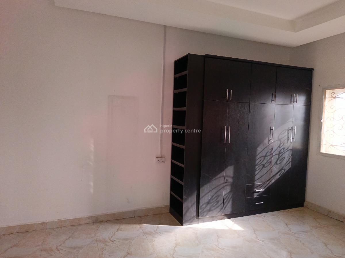 Clean and Spacious 3 Bedroom Flat in a Serene Environment, Jahi By Aduvie School, Jahi, Abuja, Flat / Apartment for Rent