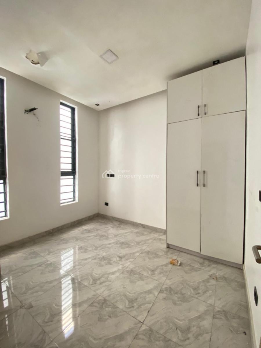 Luxury 2 Bed Apartment with 24hrs Light, Ologolo Lekki., Lekki, Lagos, Flat / Apartment for Rent