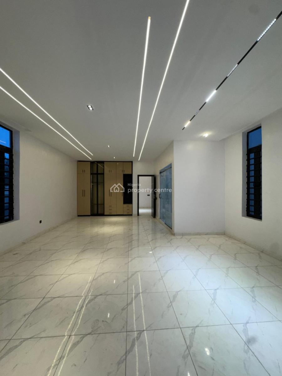 Self Serviced  Luxury 5  Bedroom Duplex with a Pool ., Ikota, Lekki, Lagos, Detached Duplex for Sale