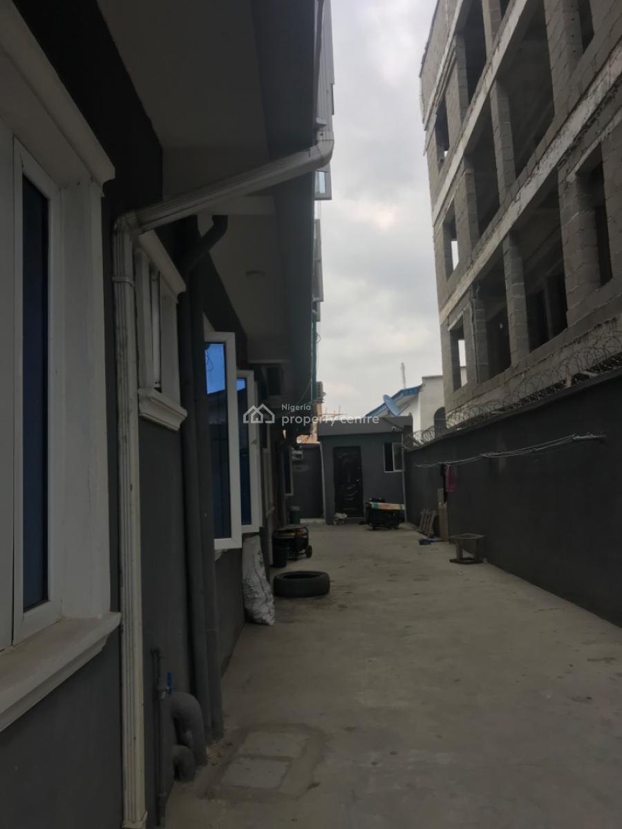Relatively New Studio Apartment with Modern Facilities, Kayode Street Abule Ijesha Yaba Lagos, Yaba, Lagos, Self Contain (single Rooms) for Rent