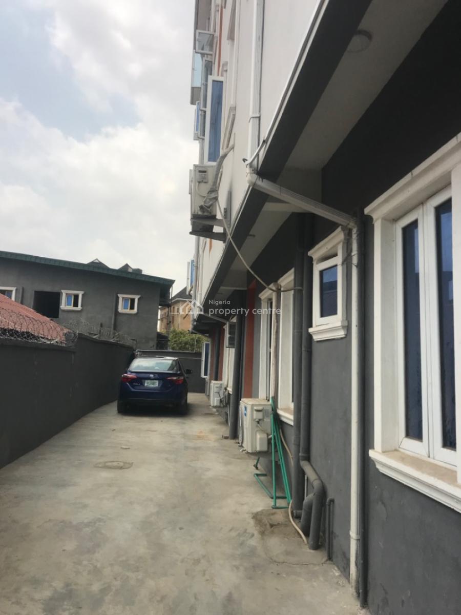 Relatively New Studio Apartment with Modern Facilities, Kayode Street Abule Ijesha Yaba Lagos, Yaba, Lagos, Self Contain (single Rooms) for Rent