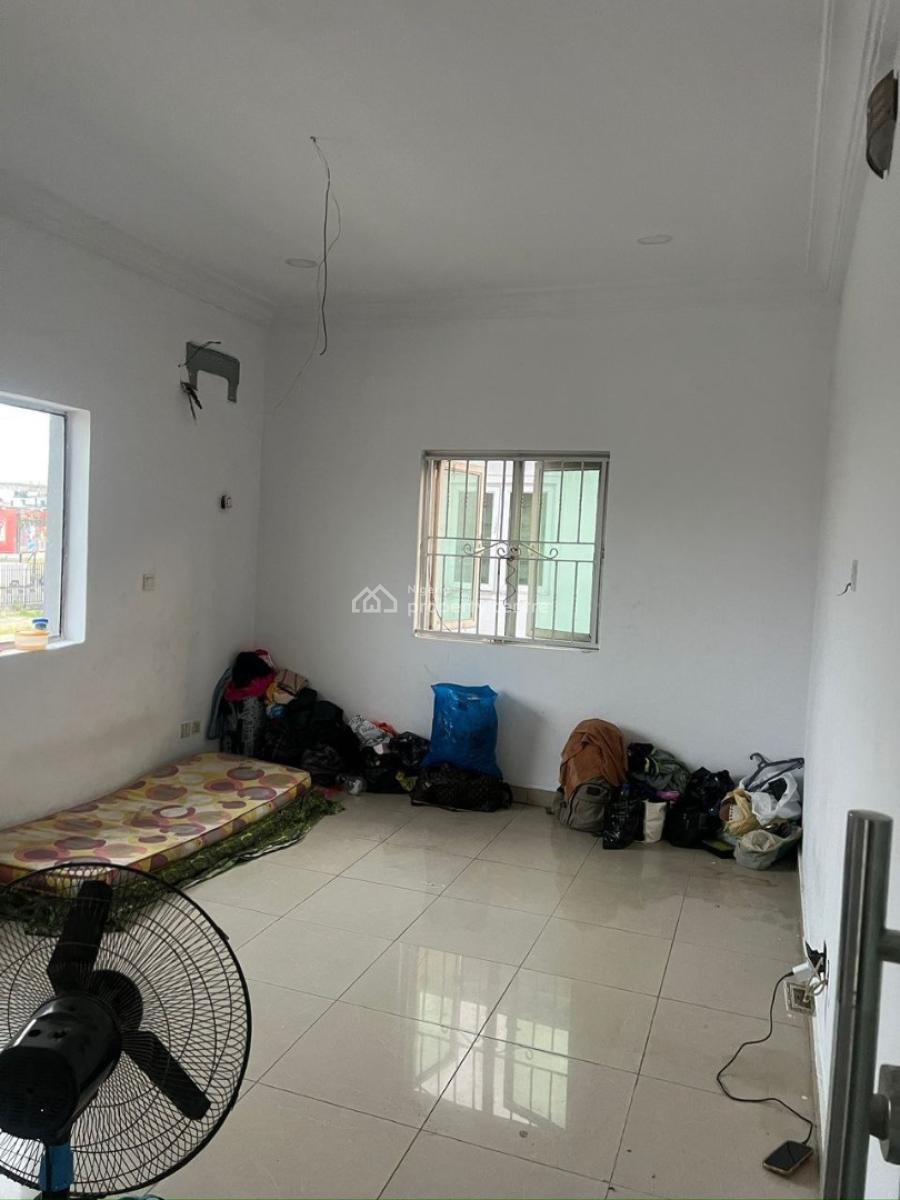 Commercial Space Available, Lekki Phase 1, Lekki, Lagos, Commercial Property for Rent