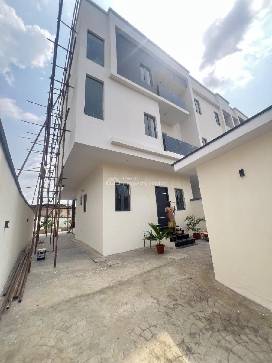 Luxury Fully Fitted 4 Bedrooms Terrace -duplex House with Bq, Obanikoro, Shomolu, Lagos, Terraced Duplex for Sale