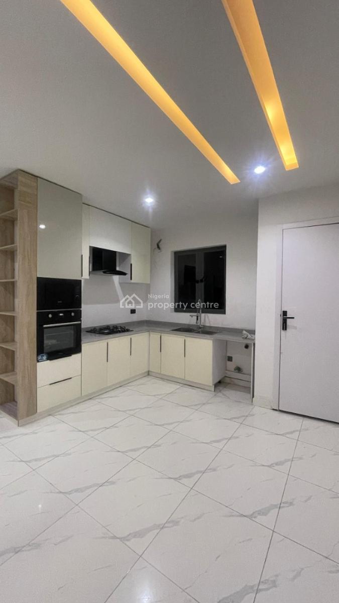 a Splendid Luxurious Styled 2 Bedroom Apartment in a Secured  Estate, Agungi, Lekki, Lagos, Block of Flats for Sale