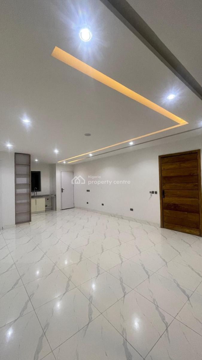 a Splendid Luxurious Styled 2 Bedroom Apartment in a Secured  Estate, Agungi, Lekki, Lagos, Block of Flats for Sale