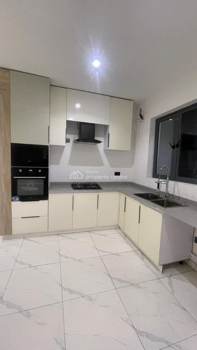 a Splendid Luxurious Styled 2 Bedroom Apartment in a Secured  Estate, Agungi, Lekki, Lagos, Block of Flats for Sale