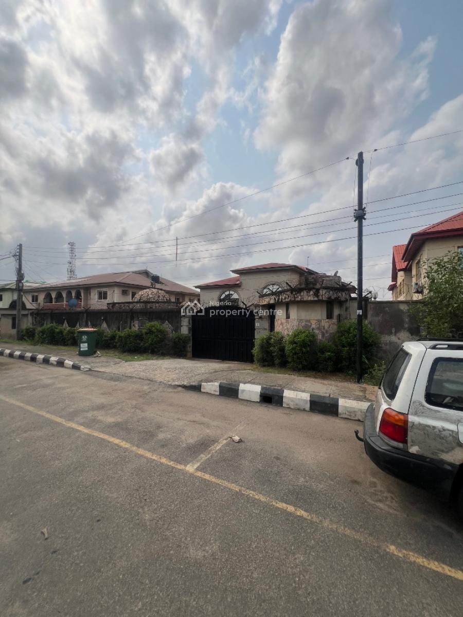 Vacant Demolishable Property on 1099sqm Within a Prime Location, Gra Phase 1, Magodo, Lagos, Residential Land for Sale