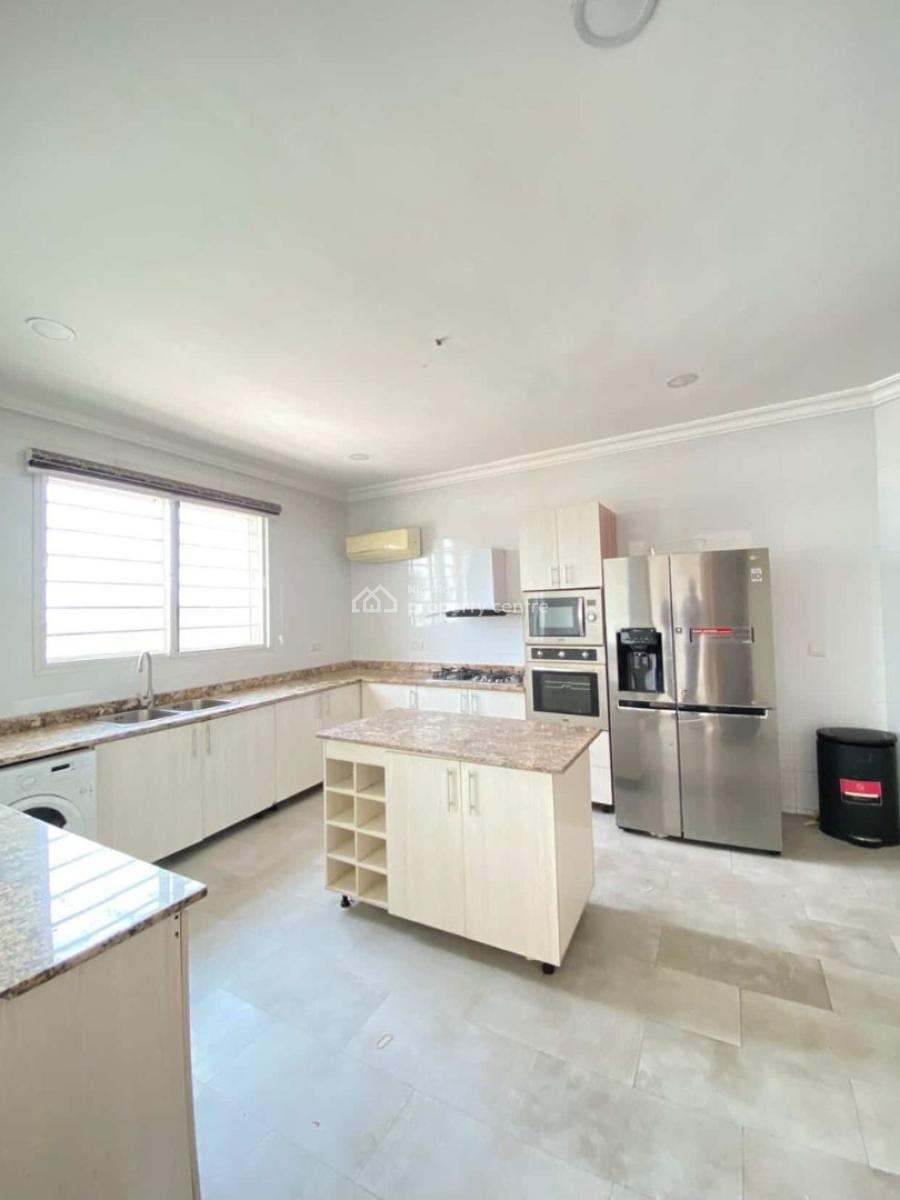 Fully Serviced Luxury 3 Bedrooms Apartment Upstairs with Pool, Off Admiralty Way, Lekki Phase 1, Lekki, Lagos, Flat / Apartment for Rent