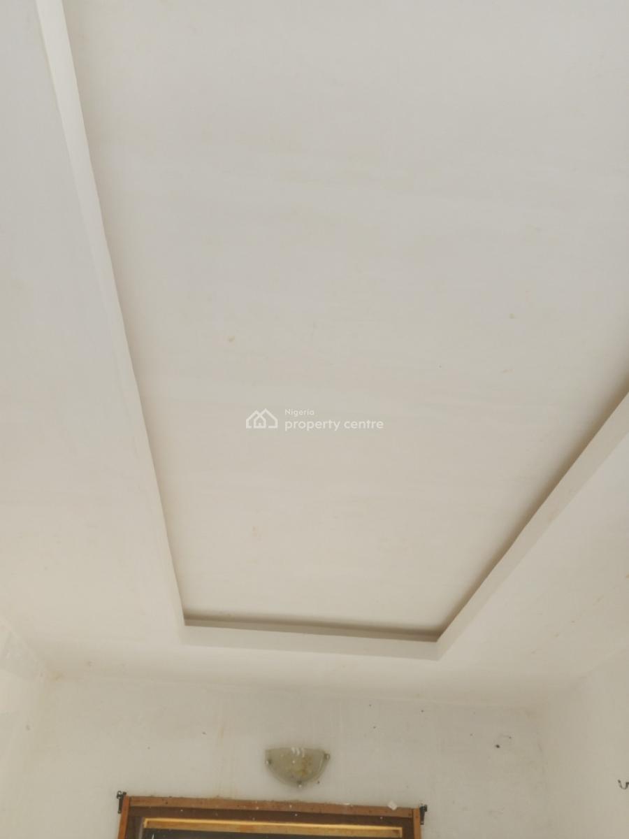 Well Renovated Room and Parlor Self, Bashorun Majek..., Sangotedo, Ajah, Lagos, Flat / Apartment for Rent