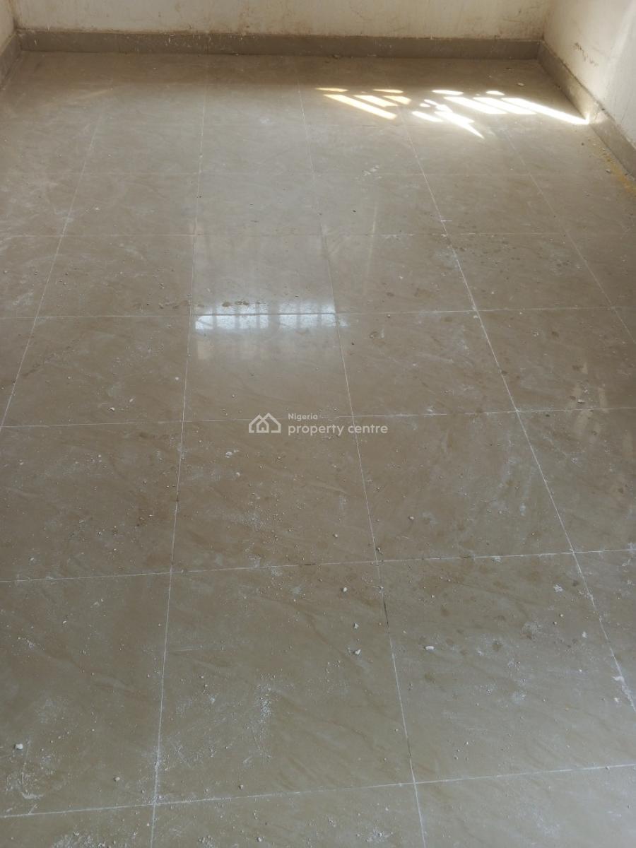 Well Renovated Room and Parlor Self, Bashorun Majek..., Sangotedo, Ajah, Lagos, Flat / Apartment for Rent