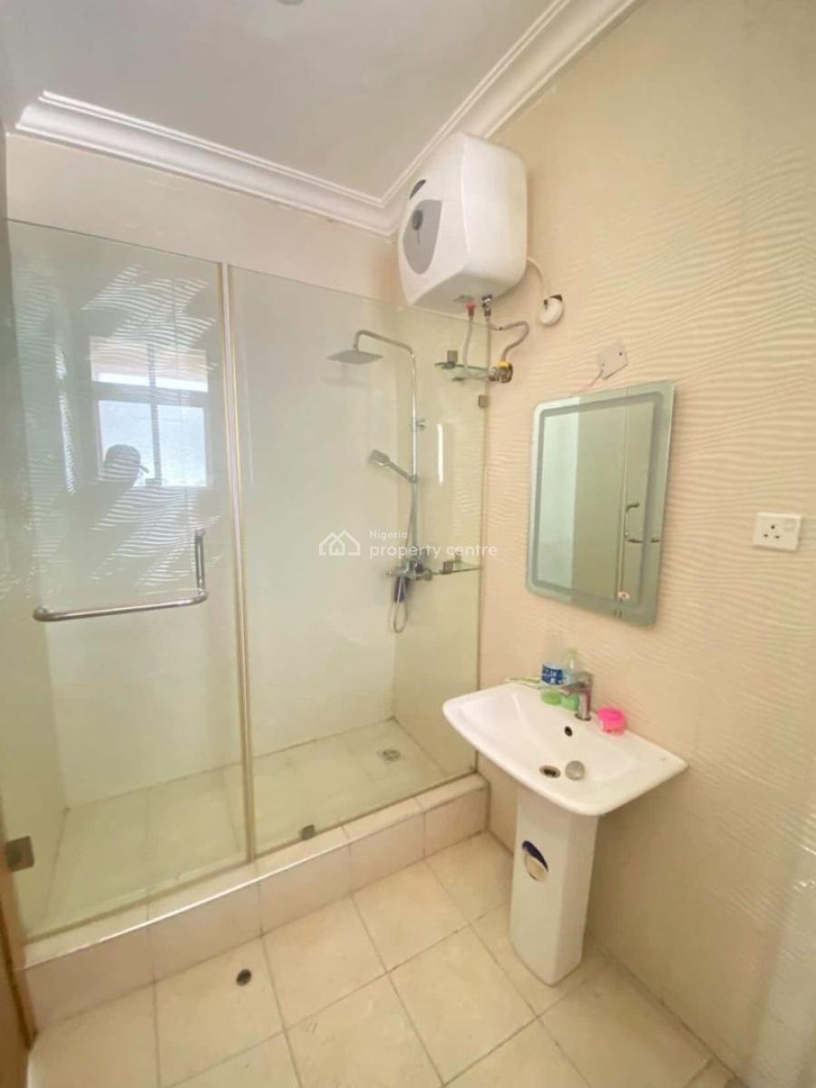 Fully Serviced Luxury 3bedrooms Apartment Upstairs with Pool., Lekki Phase 1 Off Admiralty Way Lekki Lagos, Lekki Phase 1, Lekki, Lagos, House for Rent