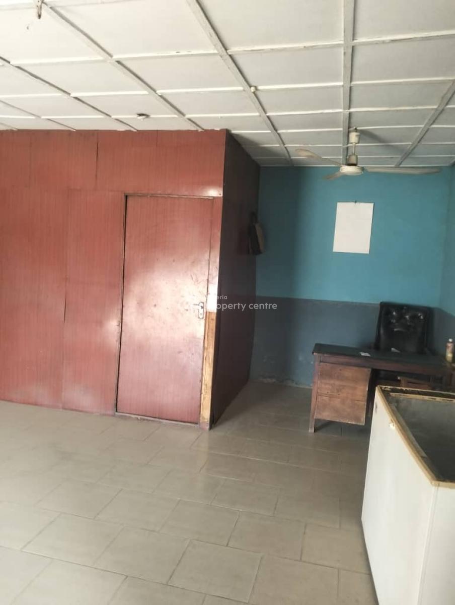 Commercial Property with Shops Along Abeokuta Apata Ibadan Road, Along Abeokuta Apata Ibadan Road, Apata, Ibadan, Oyo, Plaza / Complex / Mall for Sale