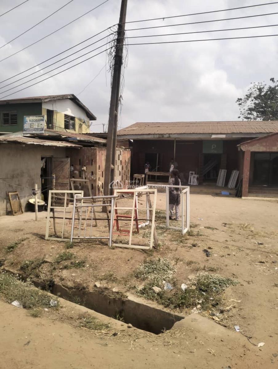Commercial Property with Shops Along Abeokuta Apata Ibadan Road, Along Abeokuta Apata Ibadan Road, Apata, Ibadan, Oyo, Plaza / Complex / Mall for Sale
