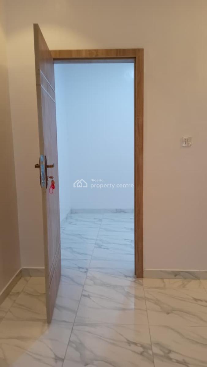 Upstairs Shared Mini Flat Apartment with Amenities in Chevyview Estate, Chevyview Estate, Lekki, Lagos, Self Contain (single Rooms) for Rent