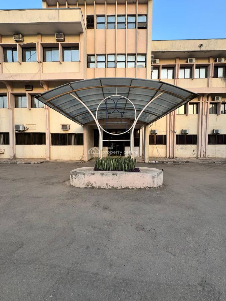 Strategic Located Old Hotel, Wuse, Abuja, Hotel / Guest House for Sale
