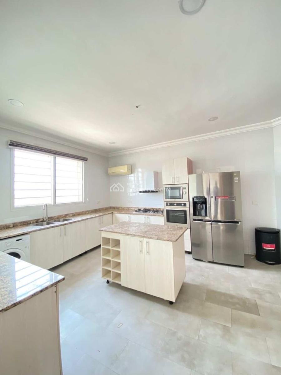 Fully Serviced 3 Bedroom Apartment + Swimming Pool, Off Admiralty Way, Lekki Phase 1, Lekki, Lagos, Flat / Apartment for Rent