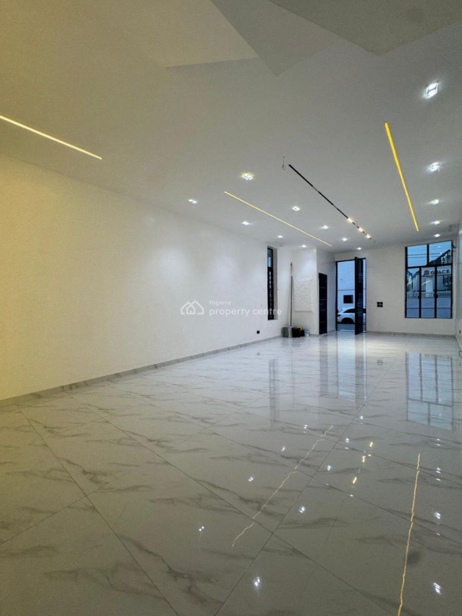 Self Serviced  Luxury 5  Bedroom Duplex with a Pool, Ikota, Lekki, Lagos, Detached Duplex for Sale