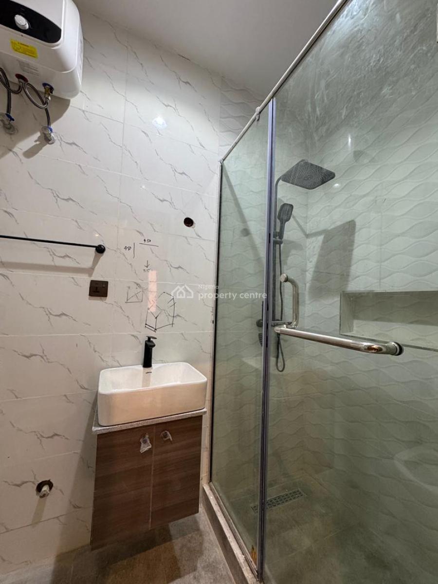 Well Finished 2 Bedroom Apartment with a Bq, Ilasan Ikate, Lekki, Lagos, Flat / Apartment for Sale