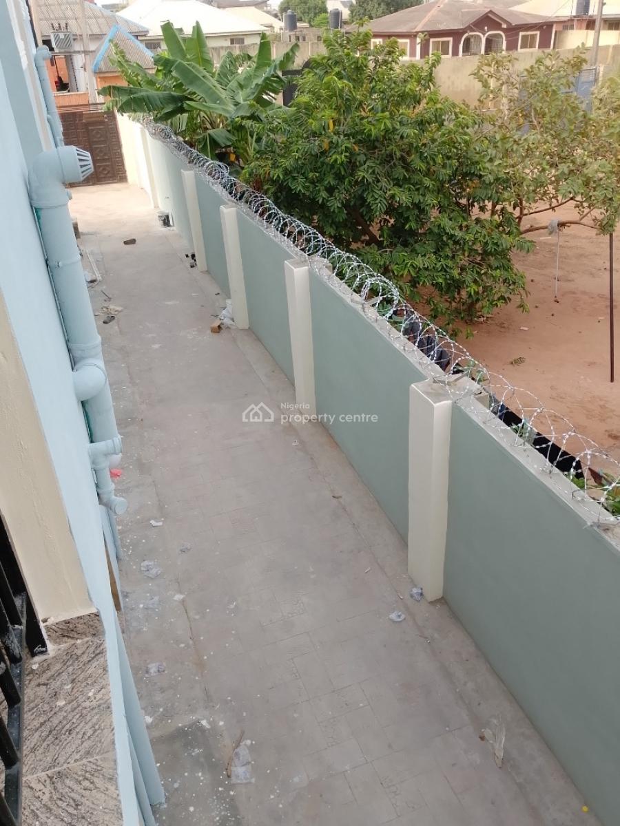 2 Bedroom Flat, Oreyo, Igbogbo, Ikorodu, Lagos, Flat / Apartment for Rent