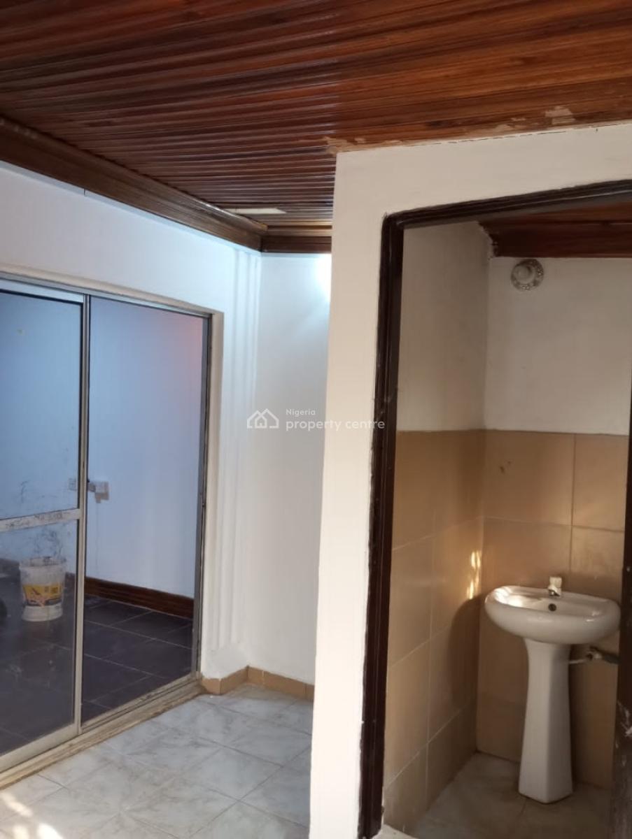 a Newly Renovated Ground Floor 2 Bedroom Flat at Dolphin Estate Ikoyi, Dolphin Estate Ikoyi Lagos, Ikoyi, Lagos, Flat / Apartment for Rent