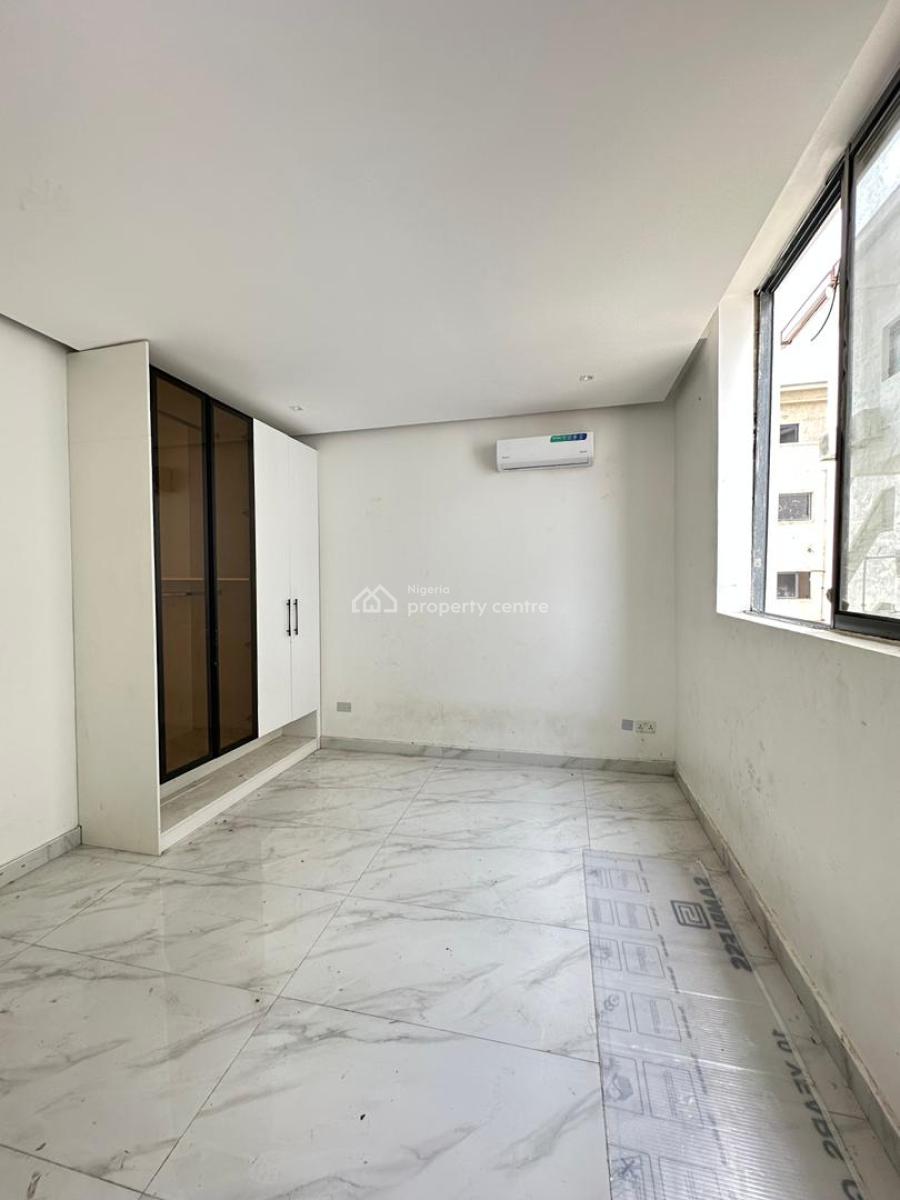 Outstanding 2 Bedroom Apartment with Elevator, Swimming Pool and Gym, Lekki Phase (1), Lekki, Lagos, Block of Flats for Sale