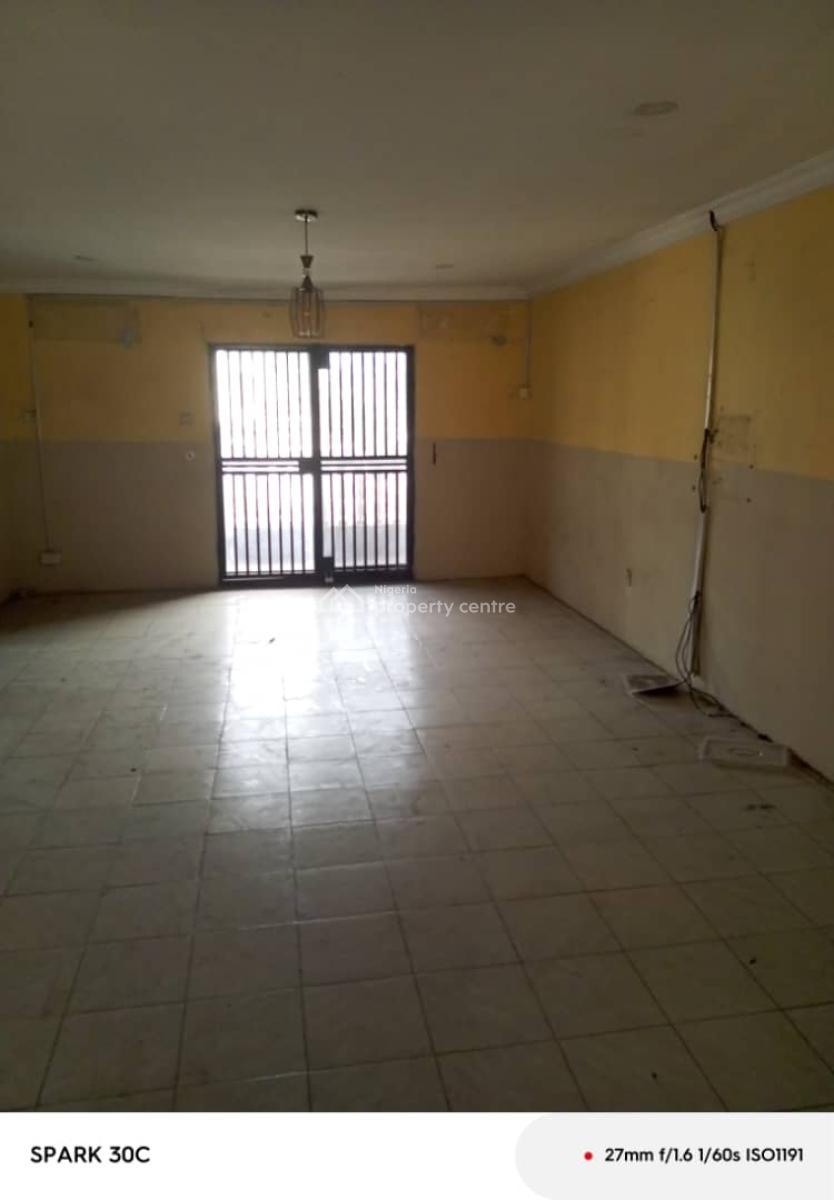 Spacious 4 Bedrooms Flat Magodo Phase 2, Magodo Phase 2, Gra Phase 2, Magodo, Lagos, Flat / Apartment for Rent