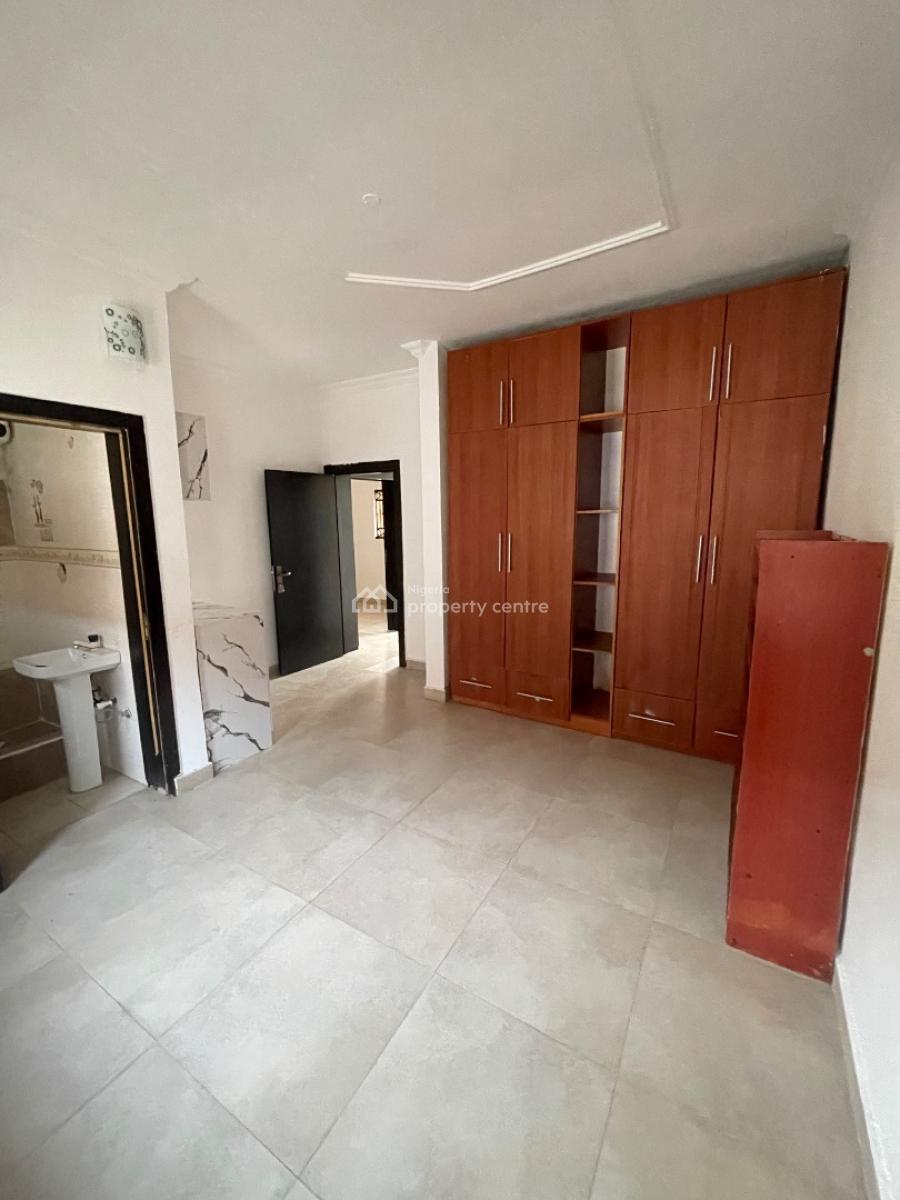 Studio Apartment Upstairs, Bakare Estate/ Pinnock Beach Road, Lekki, Lagos, Self Contain (single Rooms) for Rent